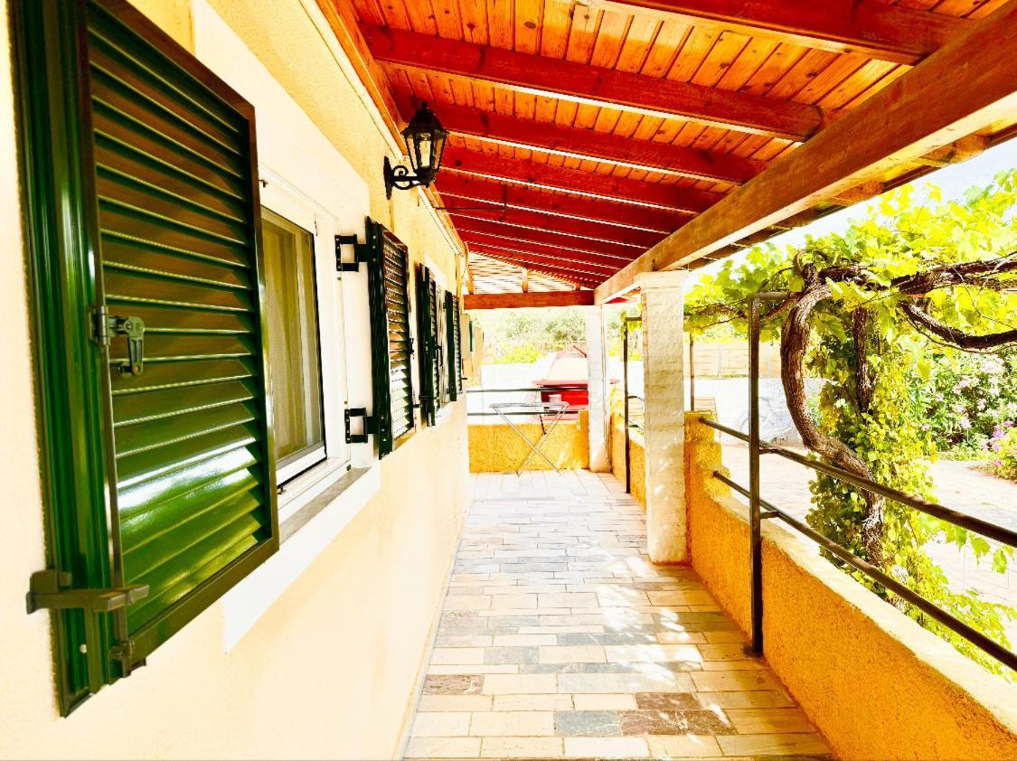 TETRAKTYS estate Apartment Ágios Matthaíos Exterior foto